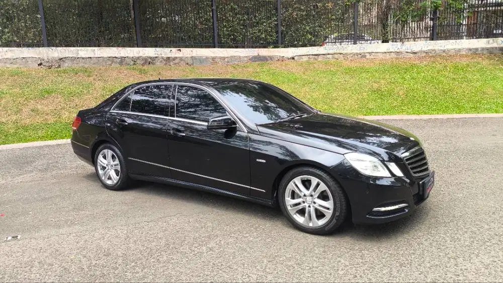 Mercedes Benz E250 AVG 2011.