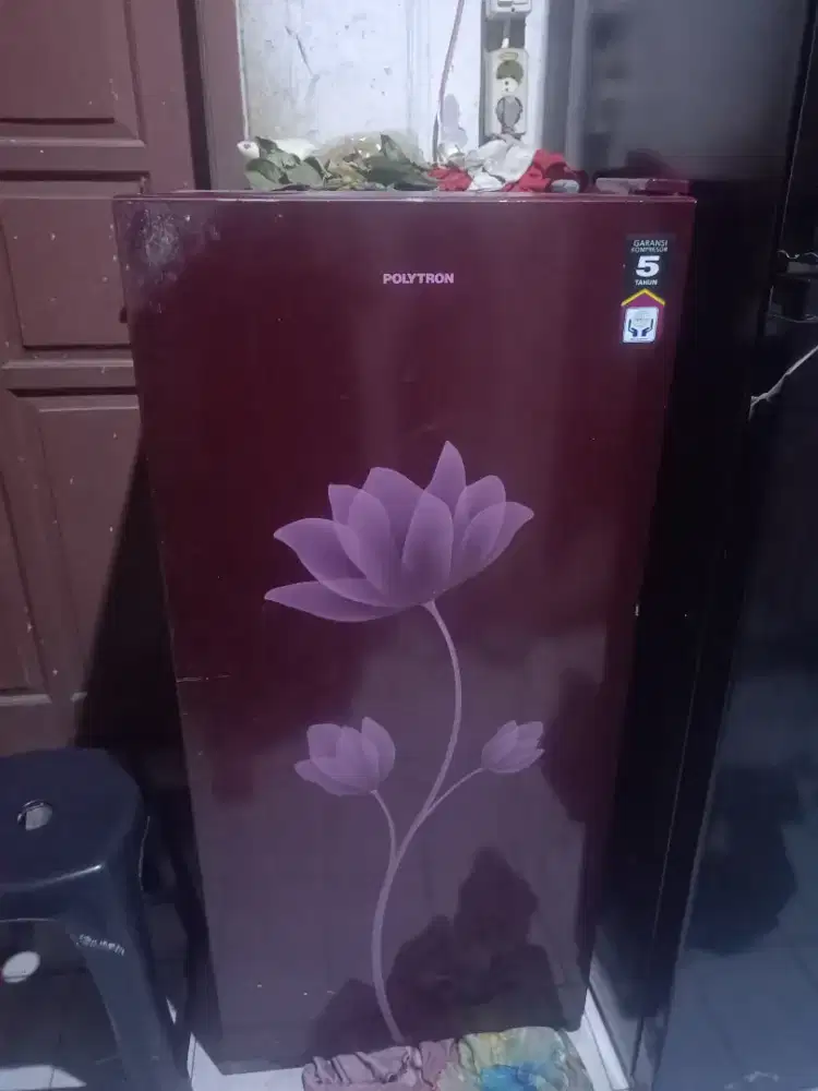 Dijual cepat kulkas 1 pintu Polytron