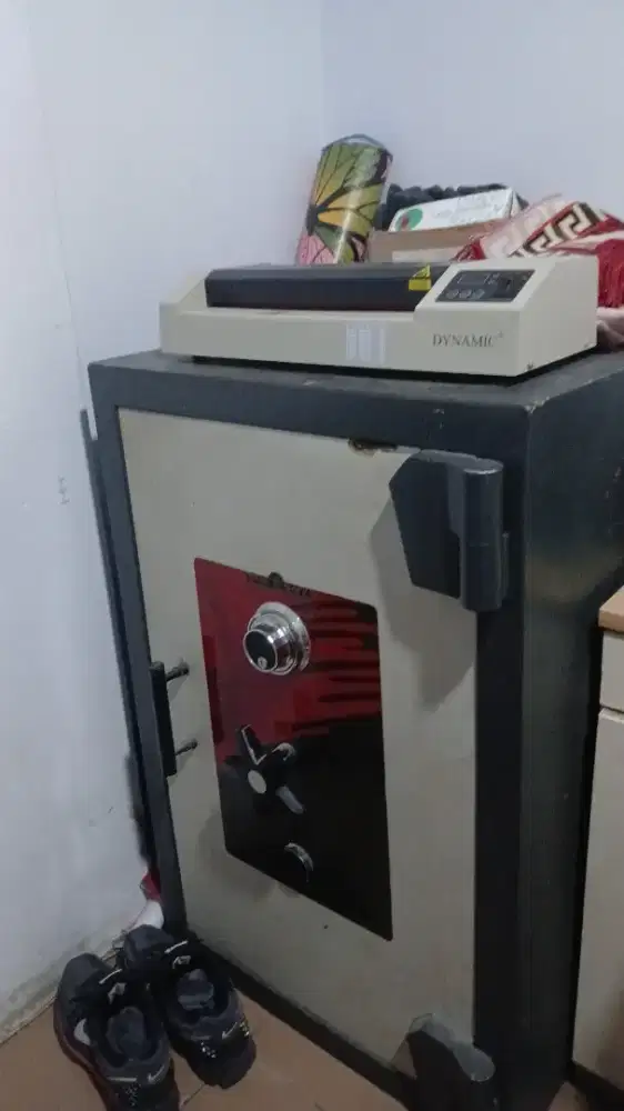 Brankas kantor 500kg