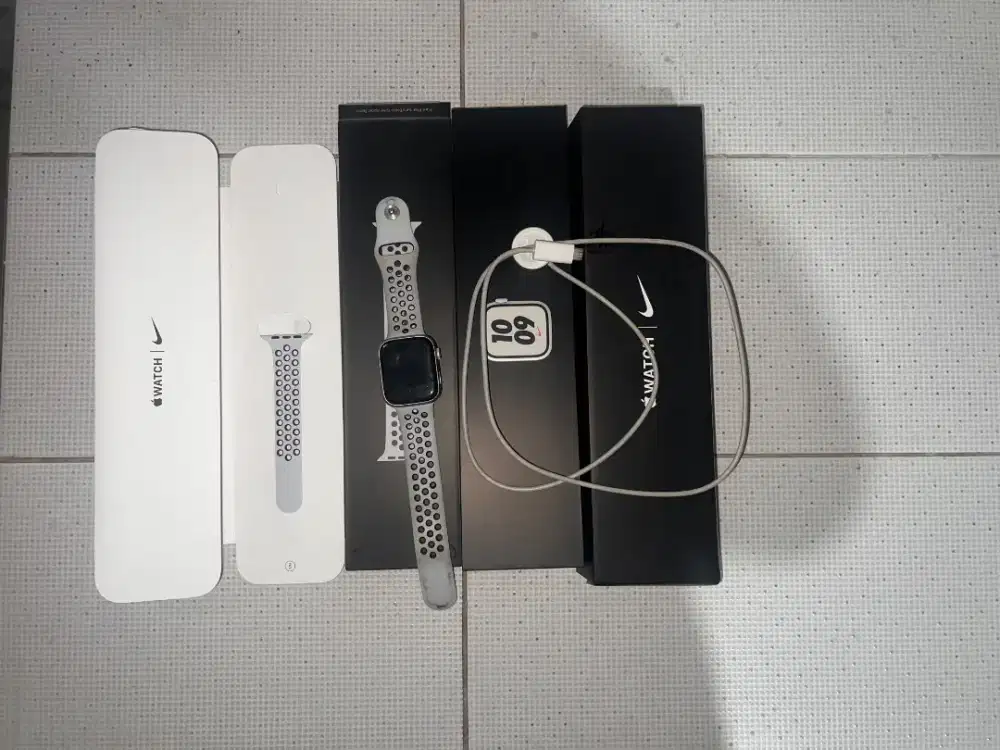 Apple Watch Series 7 Nike
