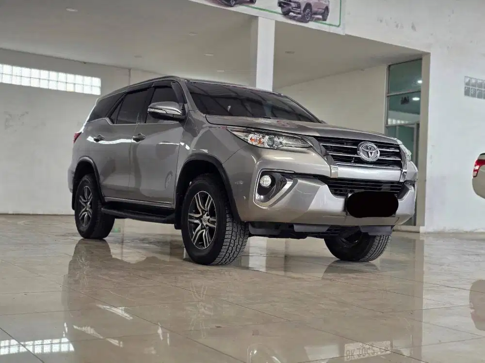 Toyota Fortuner 2.4 G Diesel Manual 2017 / Pajero Sport