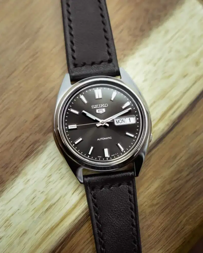 Seiko 5 black dial