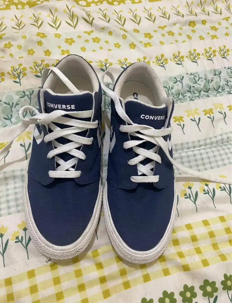 sepatu converse