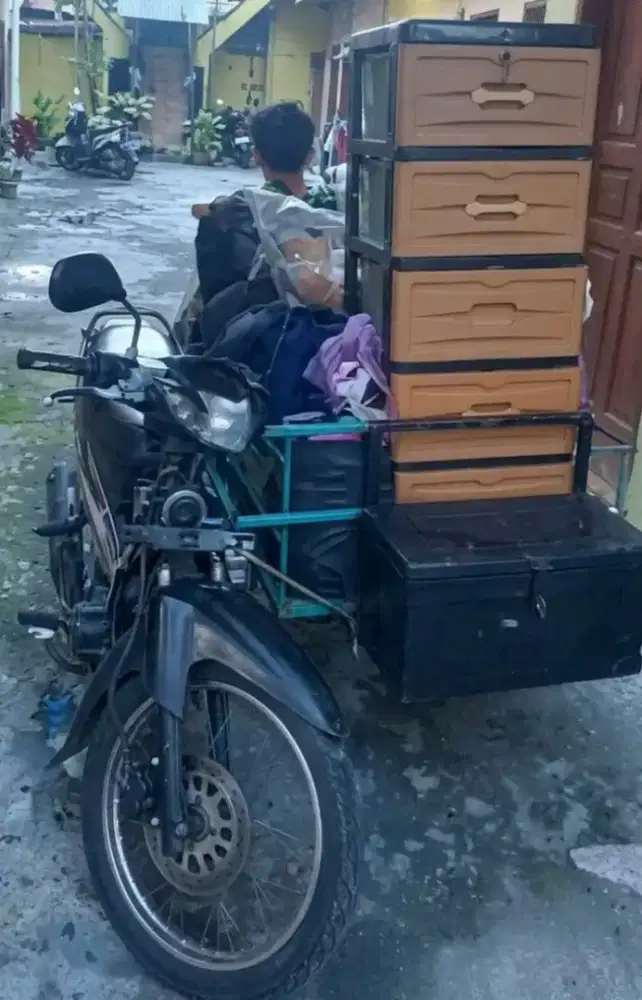 Kurir Becak Barang