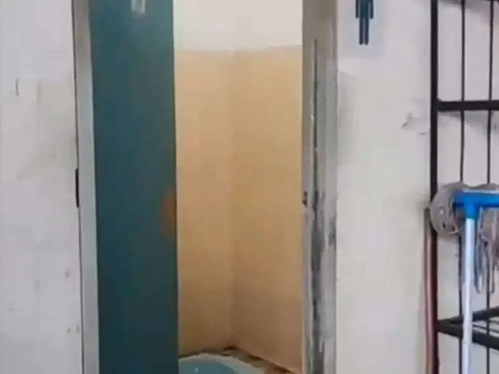 DIJUAL DAN DISEWAKAN CEPAT GUDANG SIAP PAKAI 2 LANTAI ADA KANTOR HADAP UTARA LISTRIK 25000 di GUDANG 8, TANGGERANG