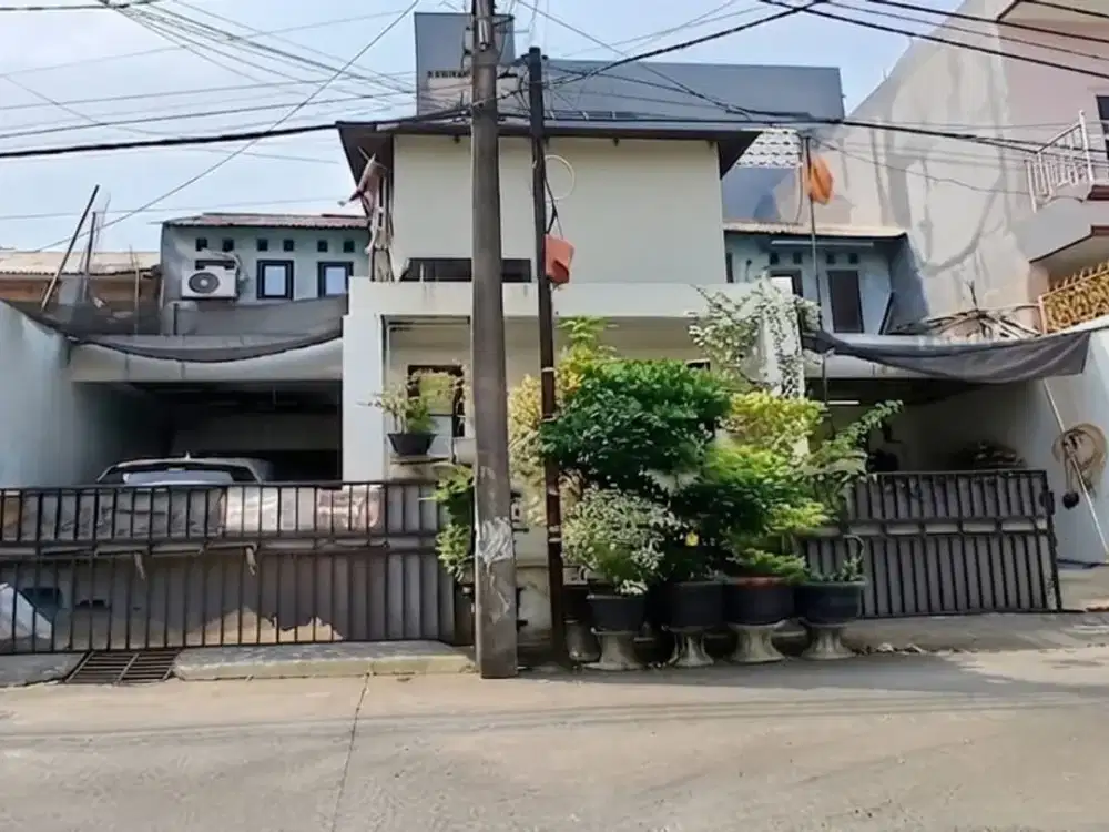 Dijual Rumah 2 Lantai Strategis di Komplek Bea Cukai Kelapa Gading