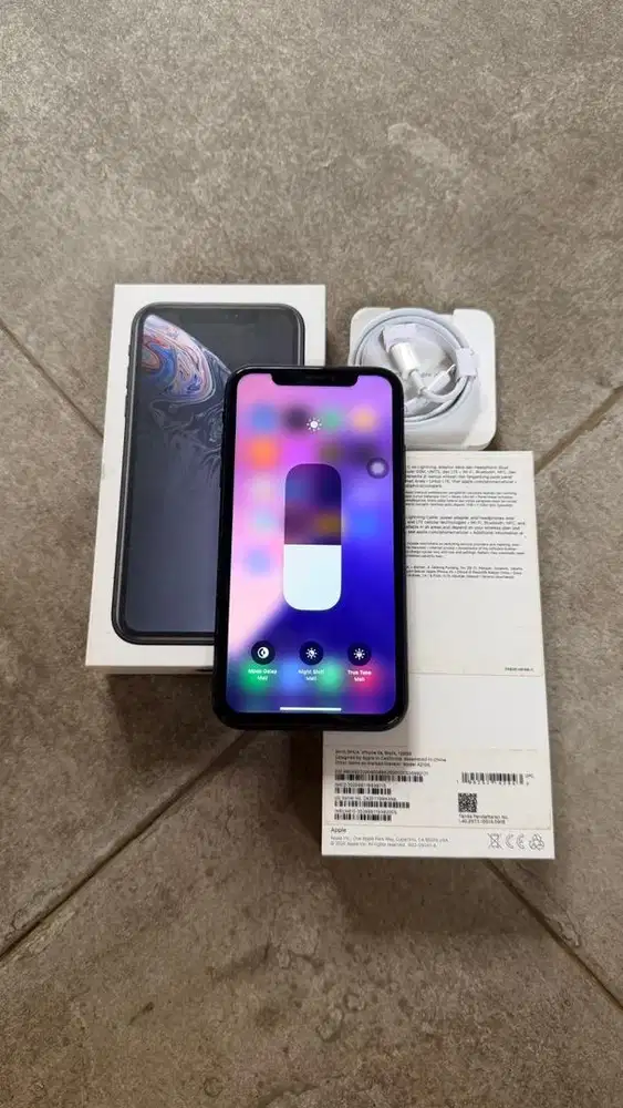 Iphone Xr Black 128GB Resmi Ibox Lengkap