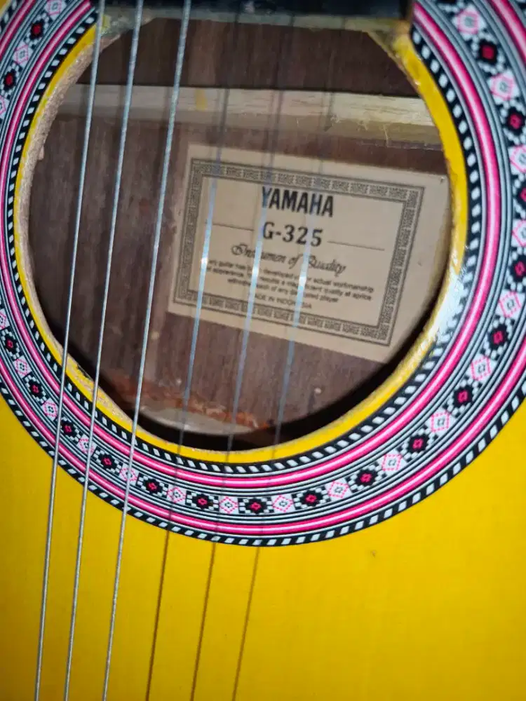 Gitar Yamaha G-325