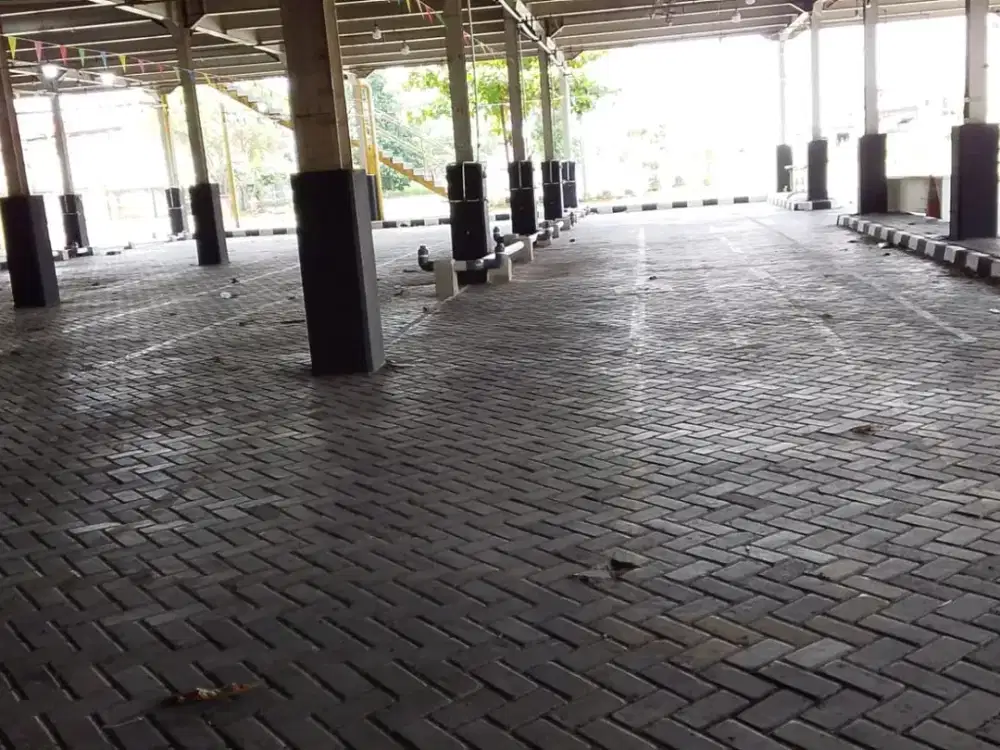 Gedung Ex Carefour Bagus Kawasan Ramai di Jalan Utama Pasar Minggu Jakarta