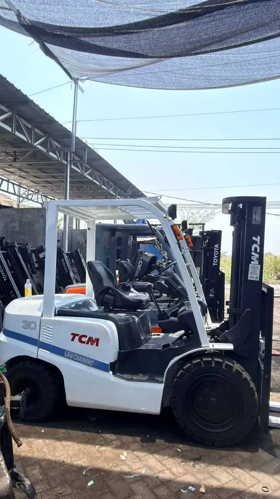 JUAL BELI FORKLIFT TCM 3 TON MAST 3 METER STD BERGARANSI MESIN