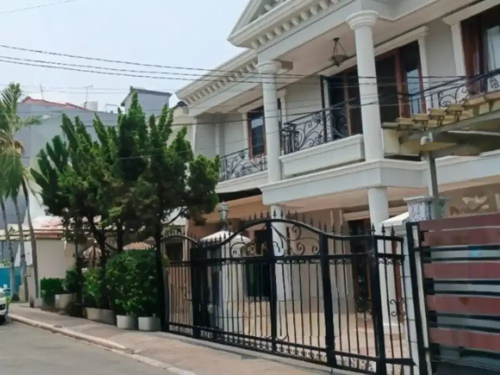 DISEWAKAN RUMAH – GADING KIRANA