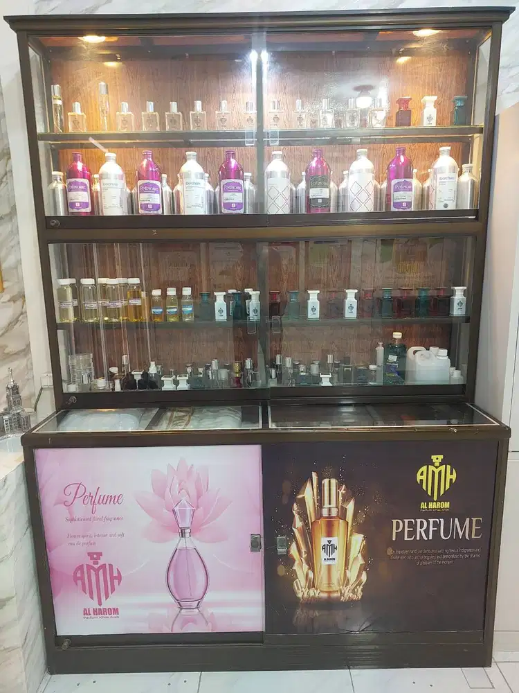 Lemari / Rak Parfum