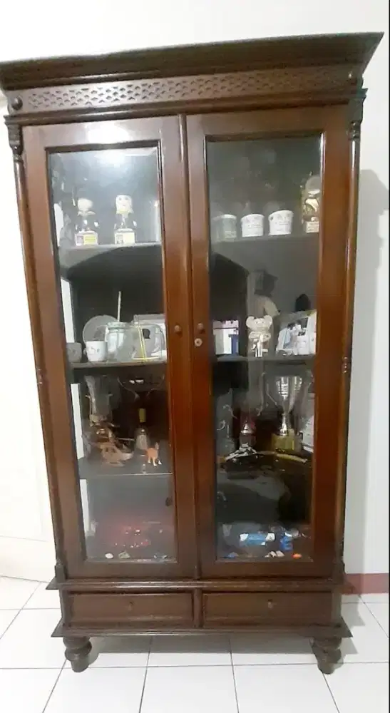 Jual Lemari pajangan kaca Full jati depan/belakang/rak. Second bagus