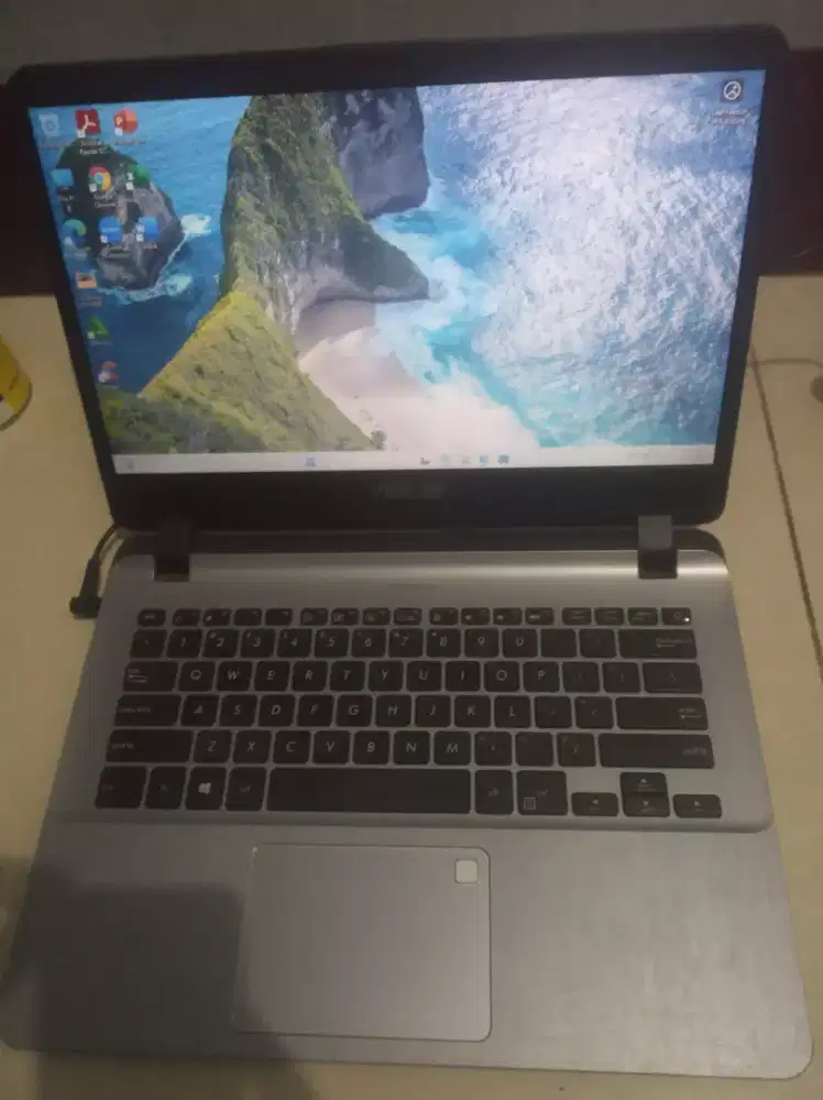 Laptop Asus Vivobook 14 inch enteng buat office sekolah kerja