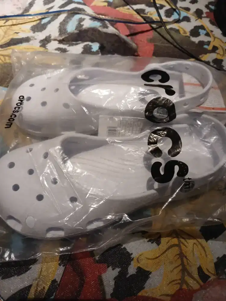 SEPATU CROOCS BARU
