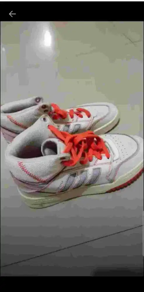 Dijual sepatu adidas