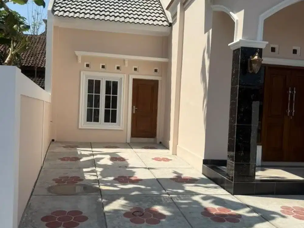 Rumah 2 Lantai Strategis Dekat RS AU Hardjolukito, Banguntapan
