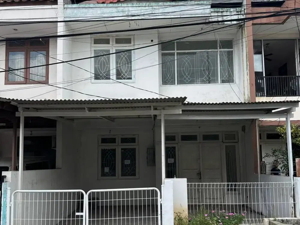 DIJUAL RUMAH LOKASI STRATEGIS di TAMAN PALEM LESTARI, JAKARTA BARAT