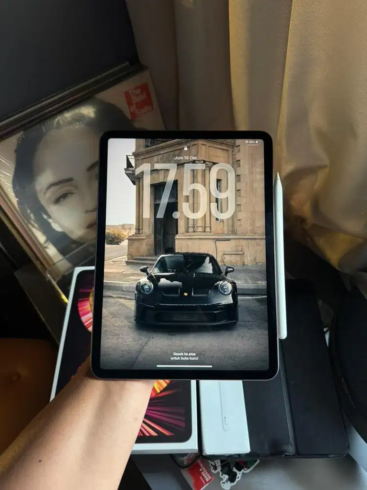 ipad pro gen 3 M1 256gb wifi only + free apple pencil gen 2