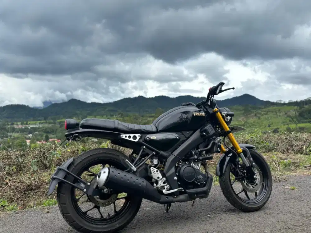 Yamaha XSR Black Original & Modif tipis