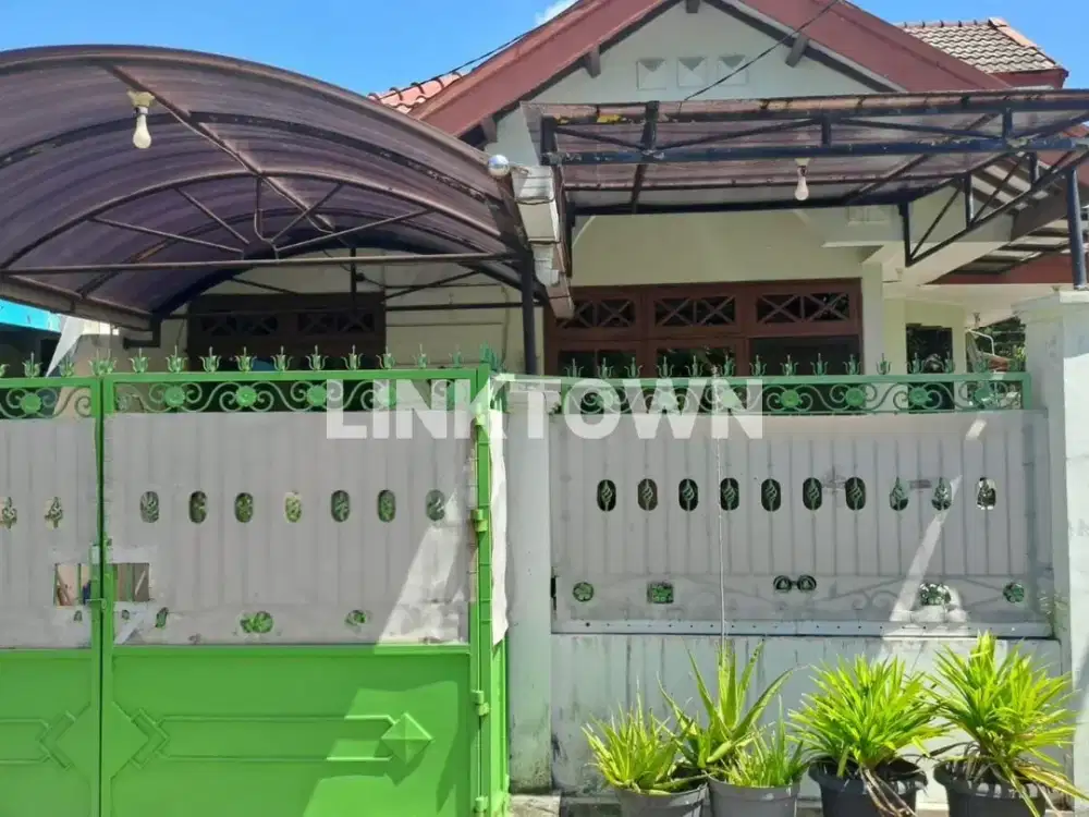 Hunian 1.5 Lantai Posisi Hook di Siwalankerto Surabaya
