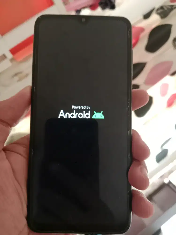 Samsung A04s handphone