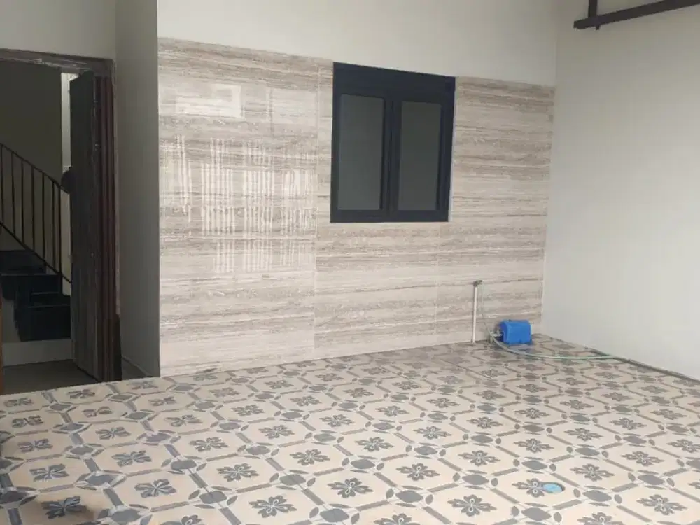 TERMURAH DIJUAL RUMAH BARU 2 LANTAI SIAP HUNI LOKASI STRATEGIS DI TAMAN KOPO INDAH (TKI) 1 BANDUNG