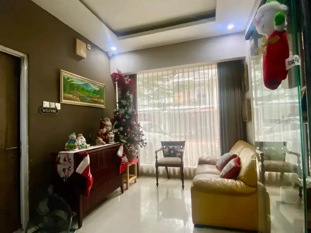 DIJUAL RUMAH SUDAH DI RENOVASI HADAP TENGGARA LOKASI STRATEGIS di RUMAH GOLF LAKE, CENGKARENG