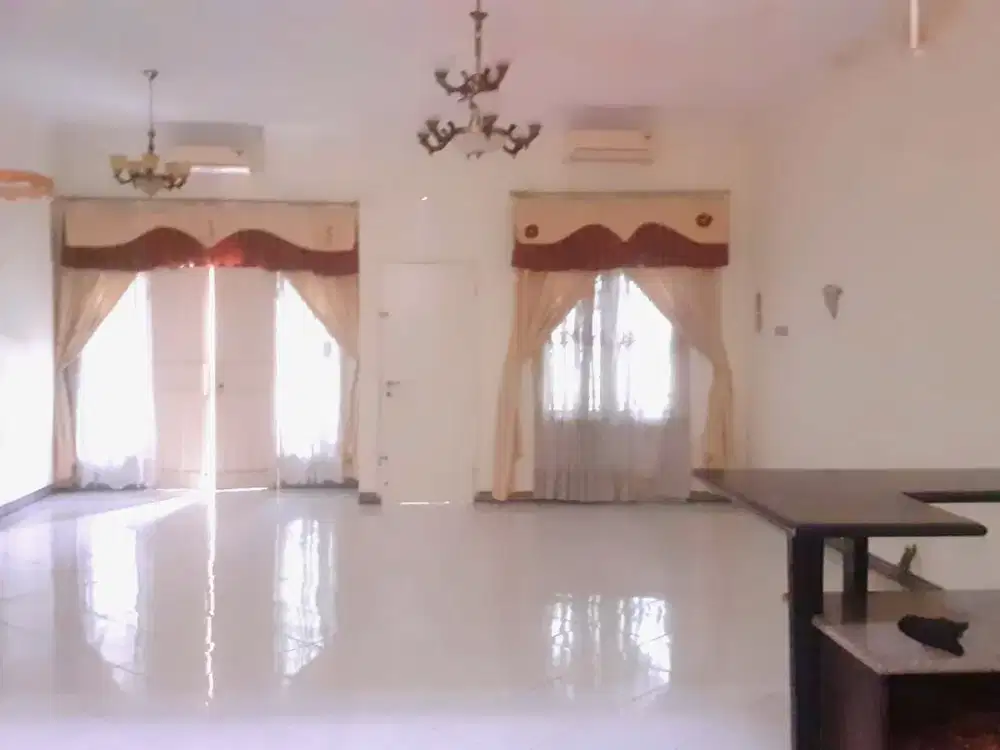 2143 Jual Rumah Mewah Siap Huni di Gresik Kota Manyar