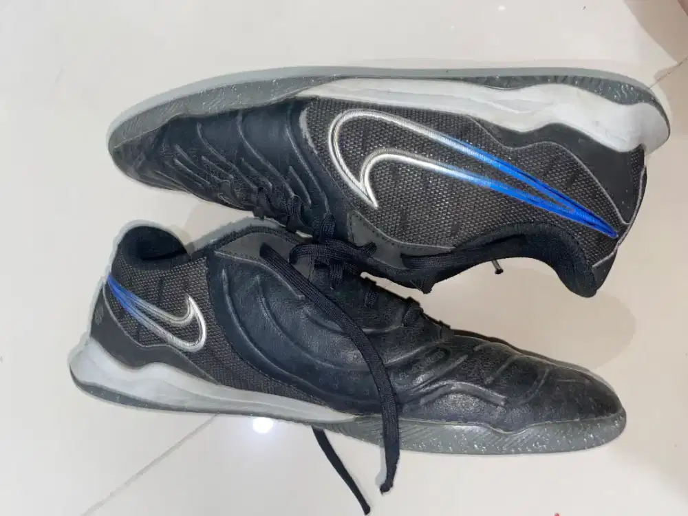Nike Tiempo legend academy UK 41