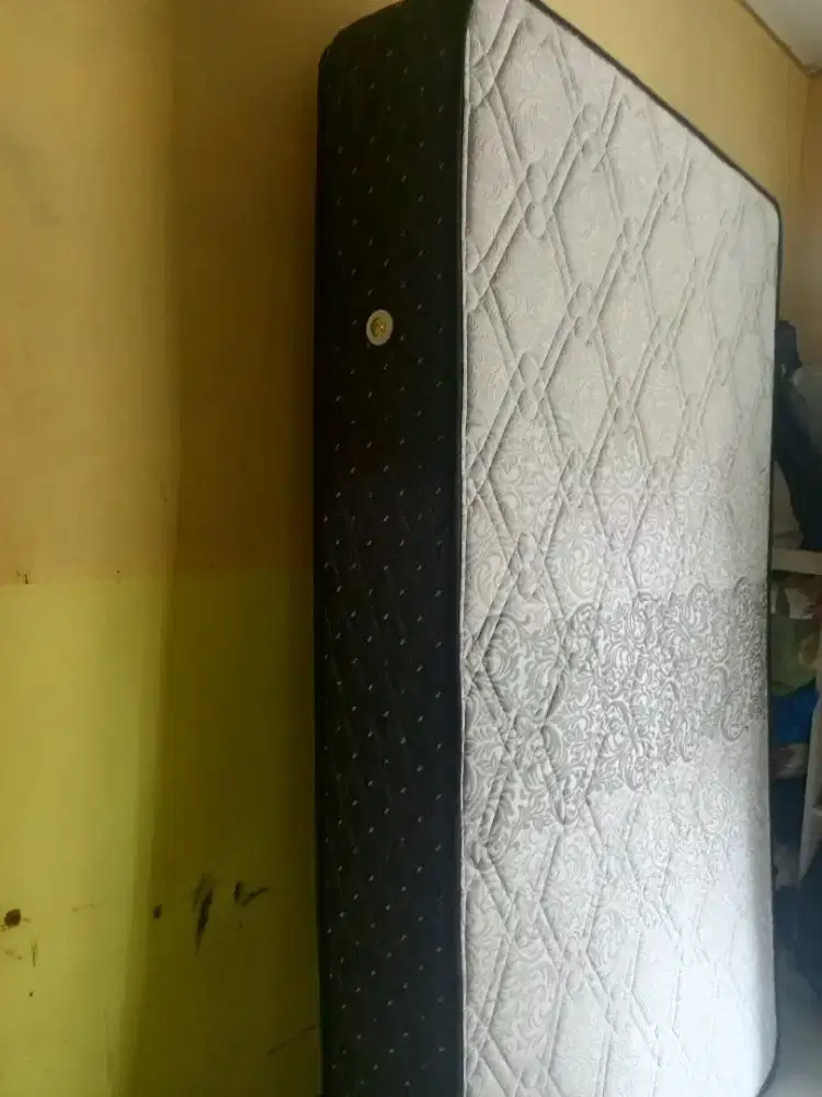 Dijual cepat springbed merek superstar ukuran 120x200 mulus nominus