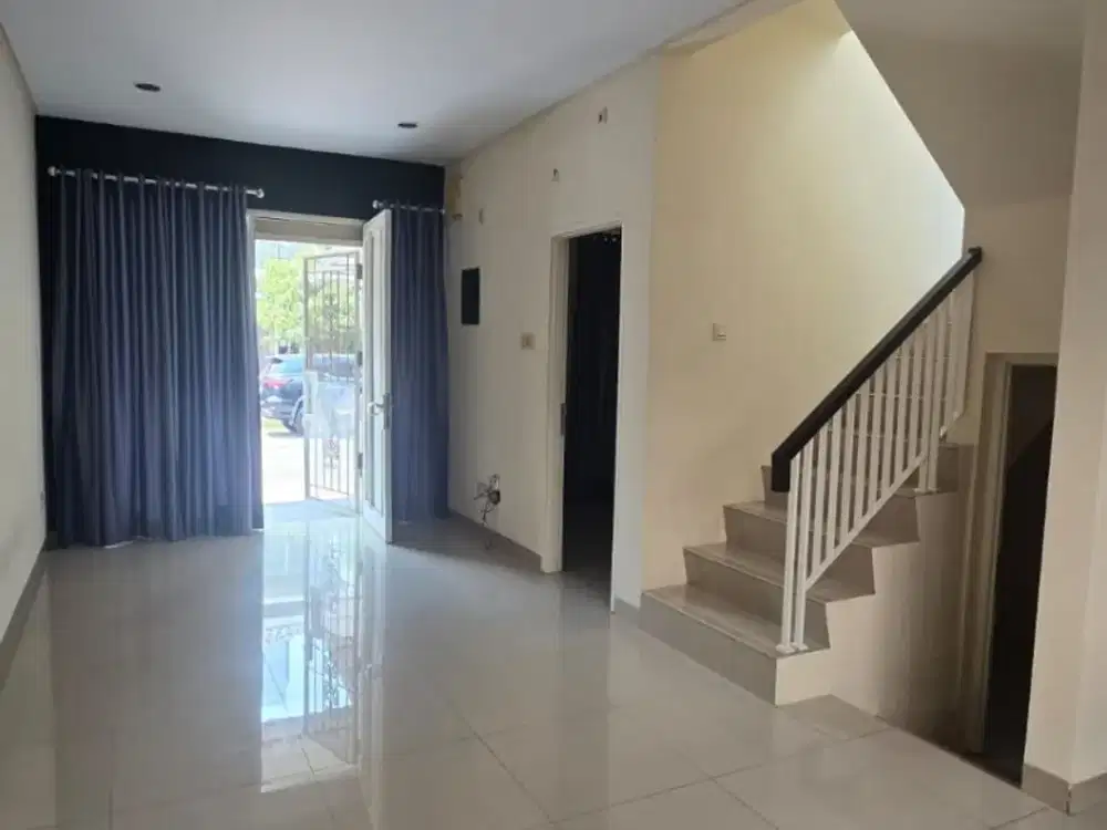 DIJUAL RUMAH HADAP SELATAN LOKASI BAGUS CLUSTER FAVORIT di GOLF LAKE, CENGKARENG