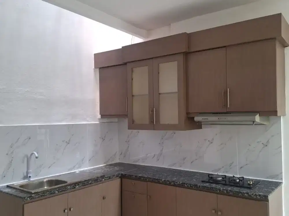 DIJUAL DAN DISEWAKAN RUMAH MINIMALIS SIAP HUNI LOKASI SANGAT STRATEGIS di GOLDEN PALM CARAY, JAKARTA BARAT