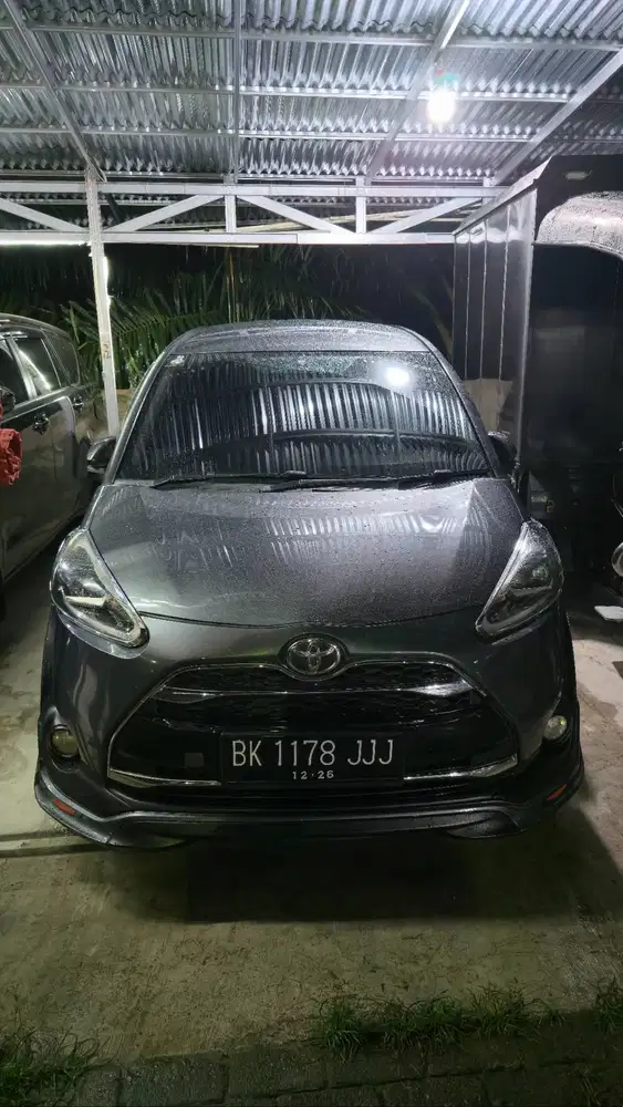 Sienta Tipe Q 2016 Grey