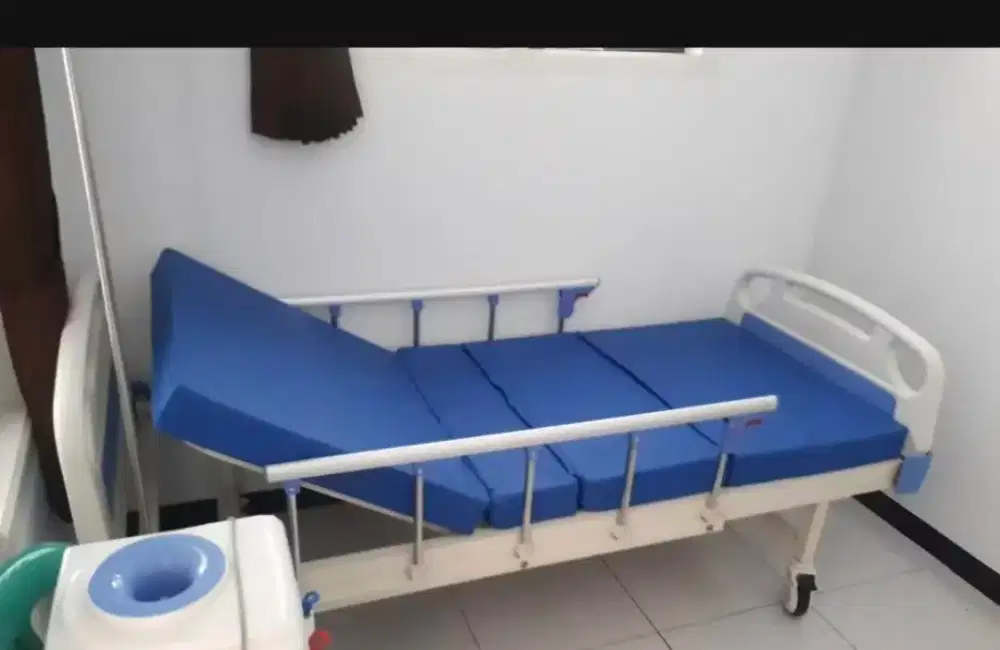 TEMPAT TIDUR/RANJANG PASIEN RAWAT INAP ABS 2 ENGKOL 2 CRANK