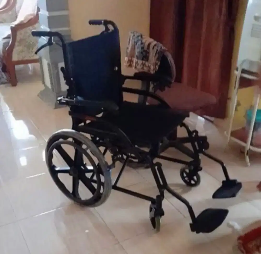 KURSI RODA TRAVEL BAN 20INCH RINGAN LIPAT dan KUAT