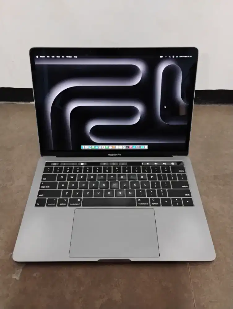 Macbook Pro 13 Inch 2019 i7 16gb/1tb Touchbar