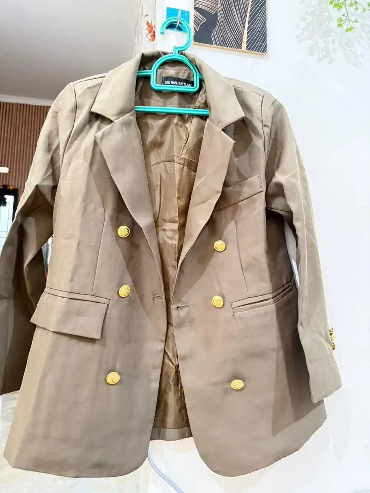 Blazer warna coklat allzise
