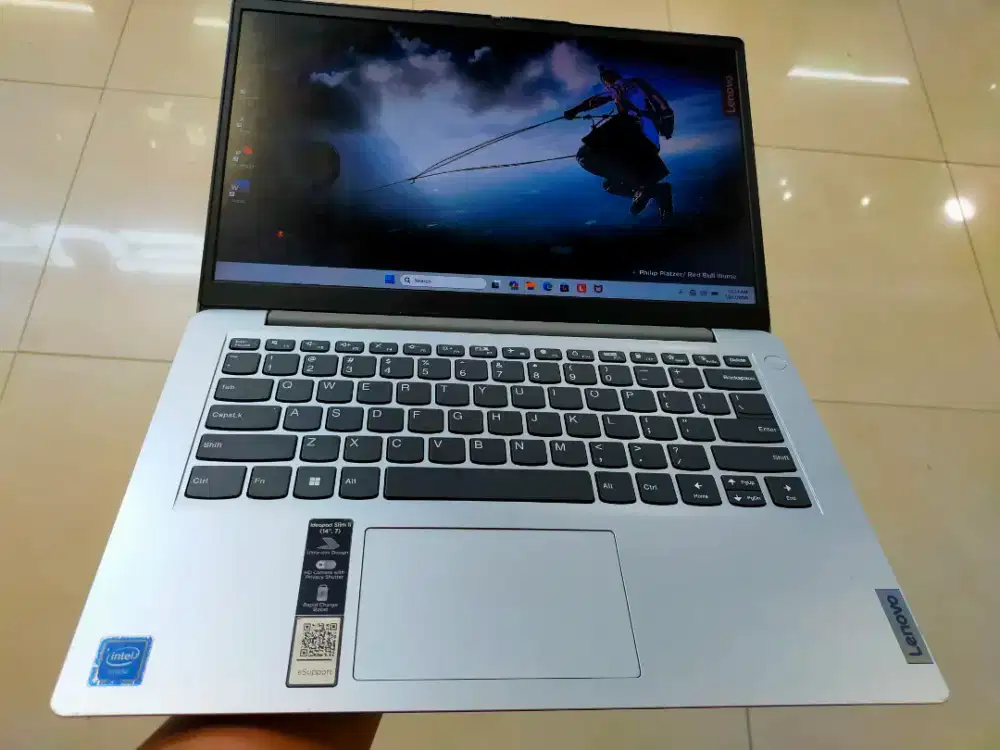 Dijual laptop Lenovo Slim 1i Intel n4020 ram 8GB SSD 256GB Win 11 ori