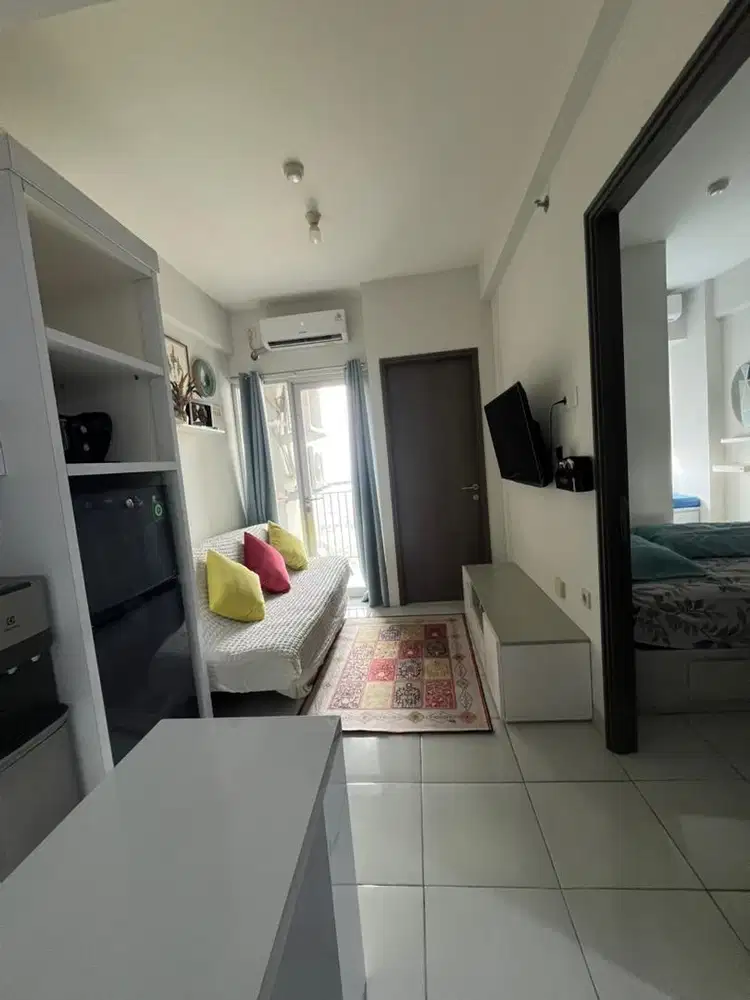 Apartemen 2 BR dengan sirkulasi udara dan pencahayaan yang bagus