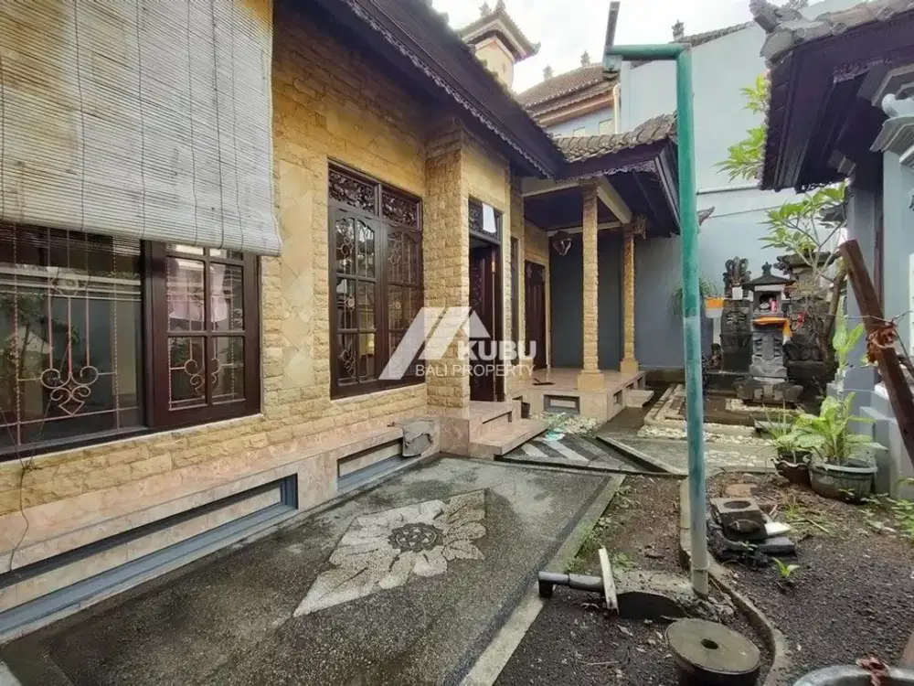 KBP0279 Simple house with 3 bedrooms in sanur area.