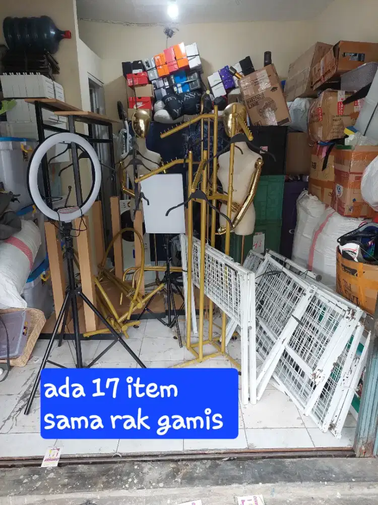 perlengkapan toko baju
