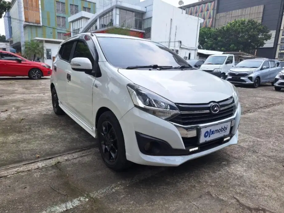 DP MURAH Daihatsu Ayla 1.2 R Bensin-AT 2017 Putih C3MLE