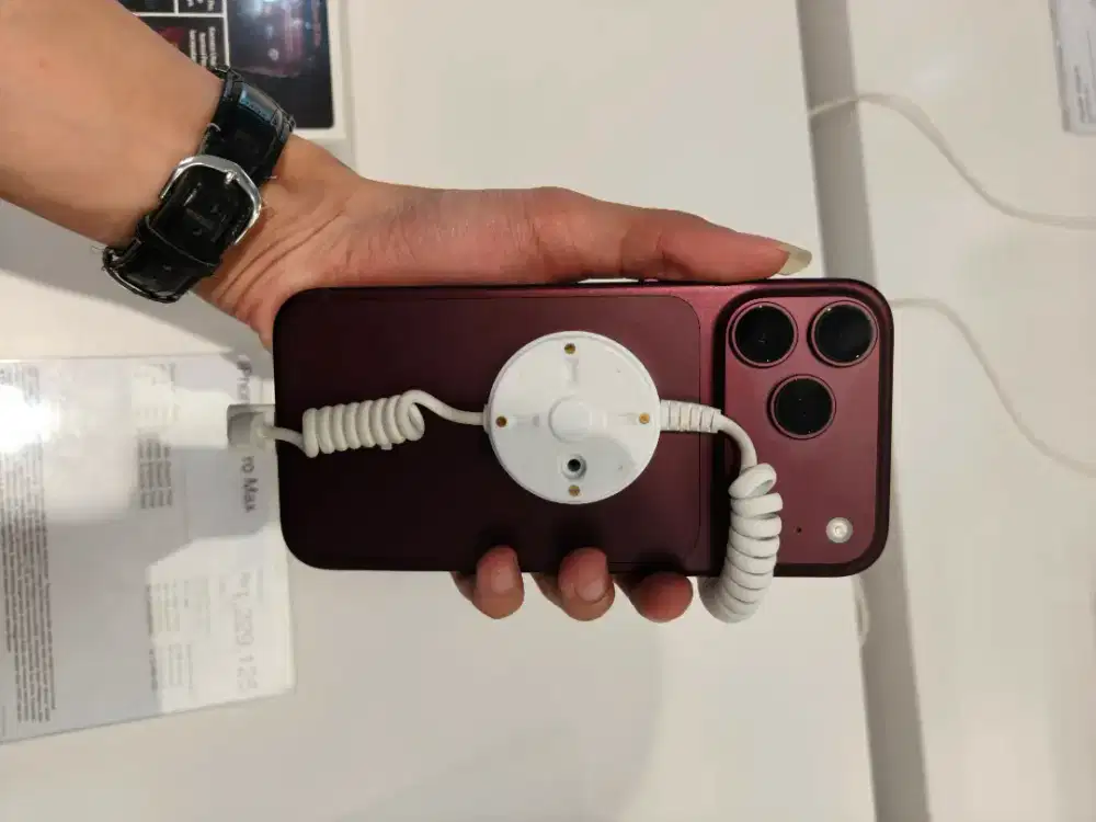 iPhone 18 promax bergundy
