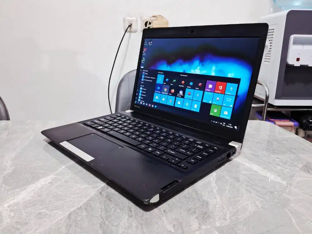 Core i5 2.5GHz 8GB 128GB Laptop NGEBUT Toshiba Win ORI Garansi Toko