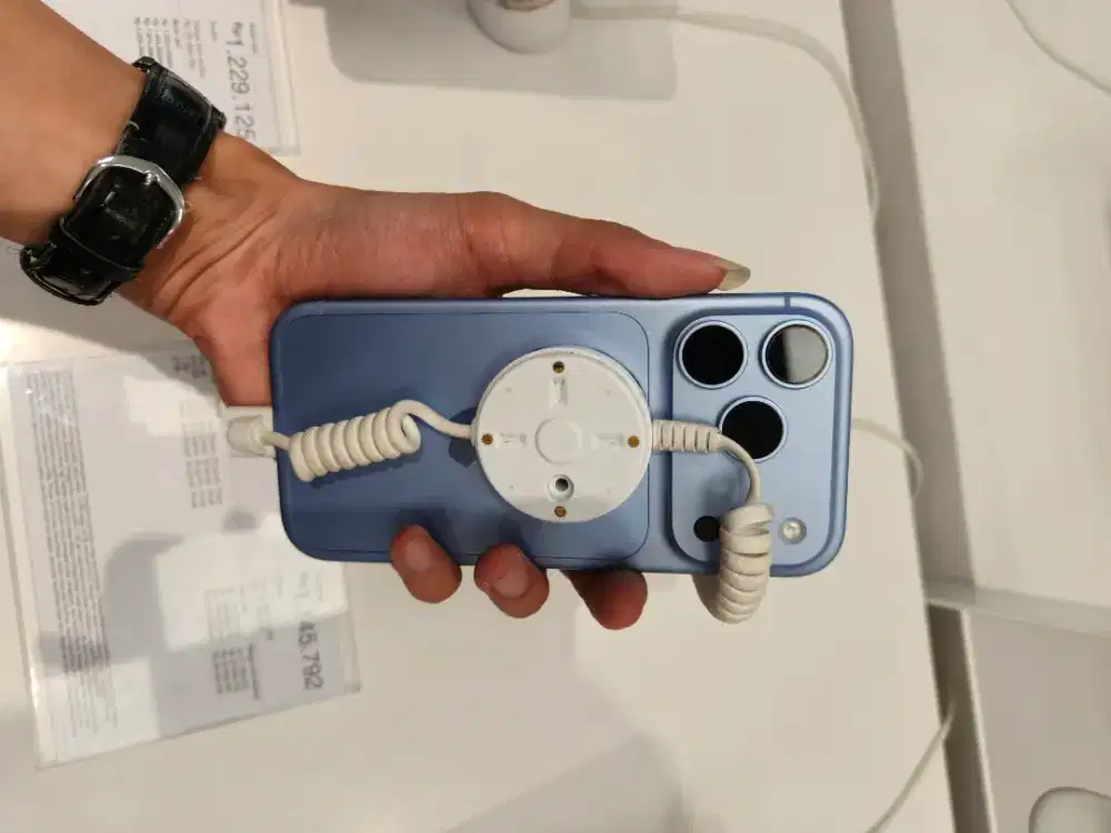 iPhone 18 pro 256 glacier