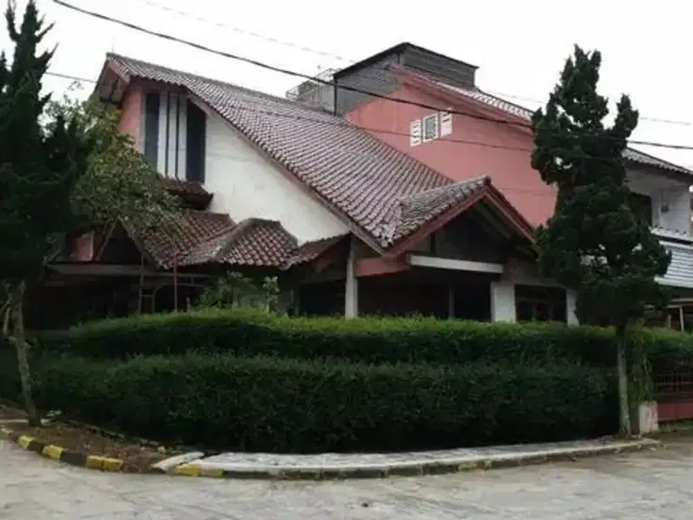 DIJUAL RUMAH MEWAH DI DALAM KOMPLEK PREMIUM ONE GATE SYSTEM DI PASTEUR BANDUNG