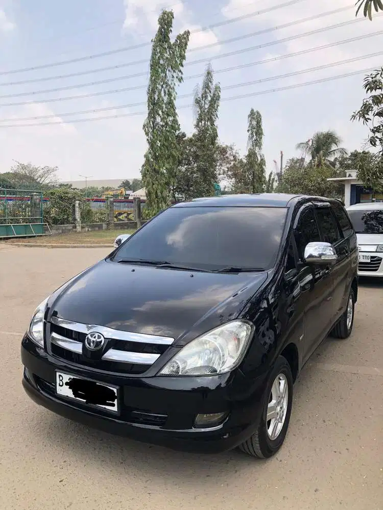 Toyota Kijang Innova 2005 Bensin
