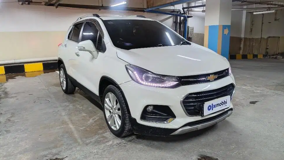 DP MURAH Chevrolet Trax 1.4 Turbo LTZ Bensin-AT 2017 Putih CKYCB