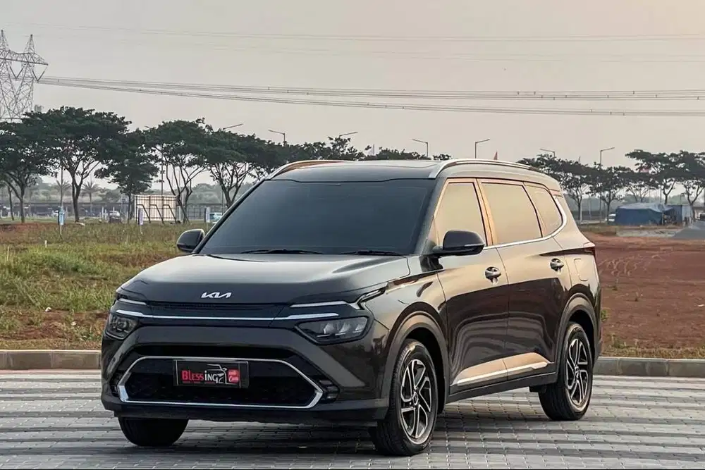 Kia Carens  1.5 L  Sunroof AT Matic 2021 Coklat metalik 7 seater